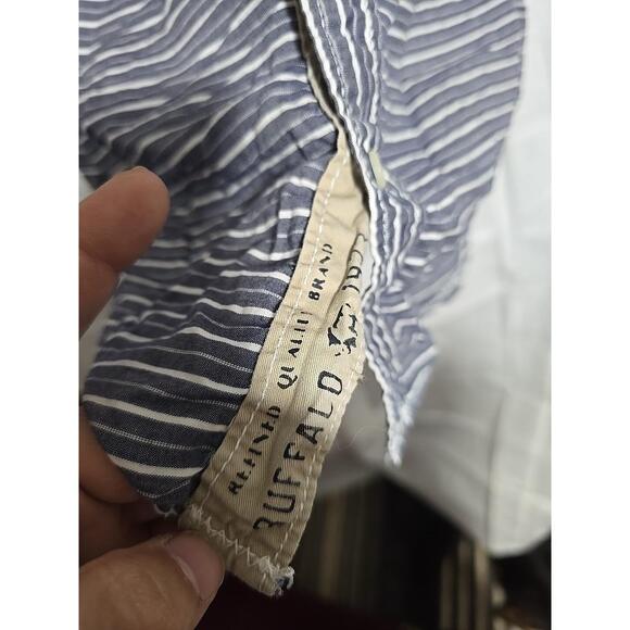Buffalo David Bitton Shirt  Sz S/P Blue White Striped Button Up Shoulder Prin - Picture 8 of 11